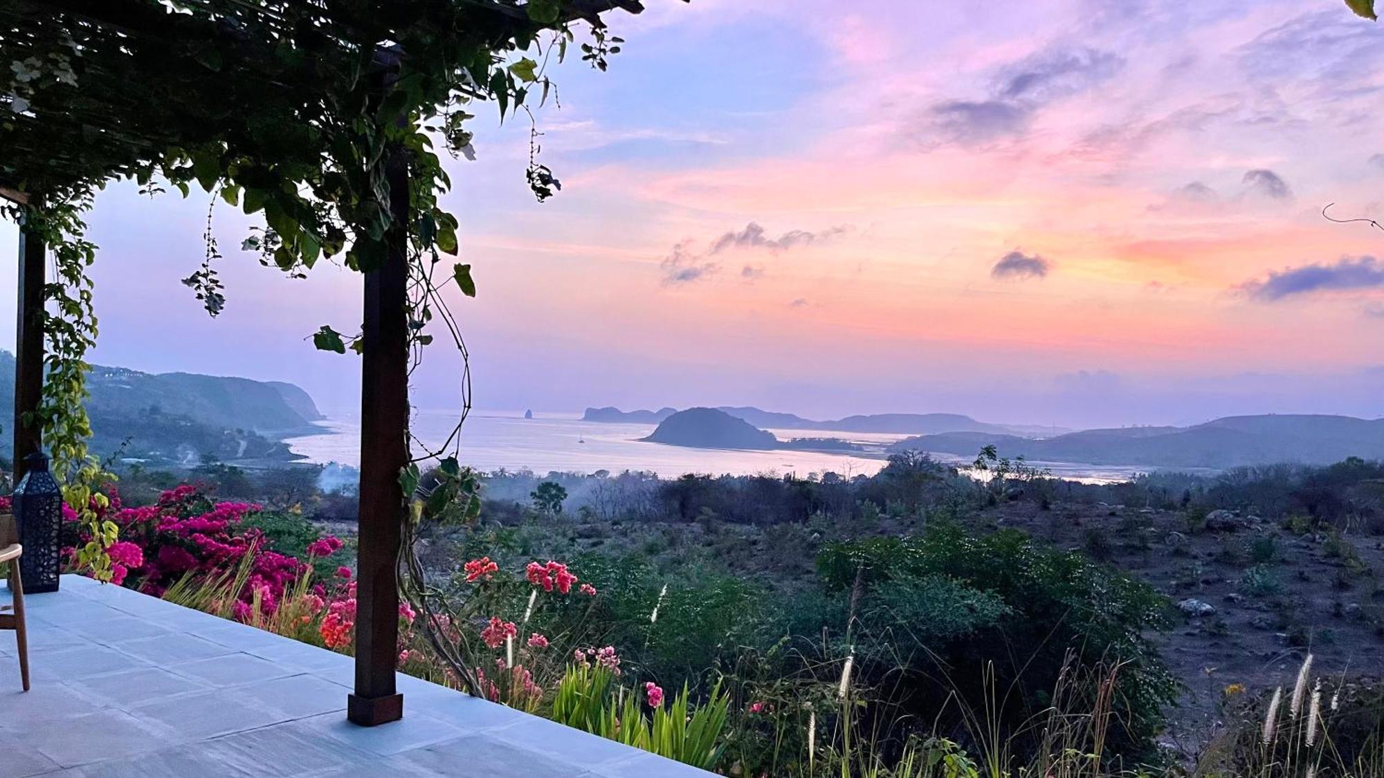 Отель Lobster Bay Lombok Awang Экстерьер фото