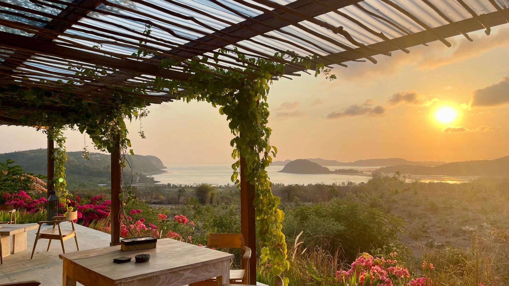 Отель Lobster Bay Lombok Awang Экстерьер фото