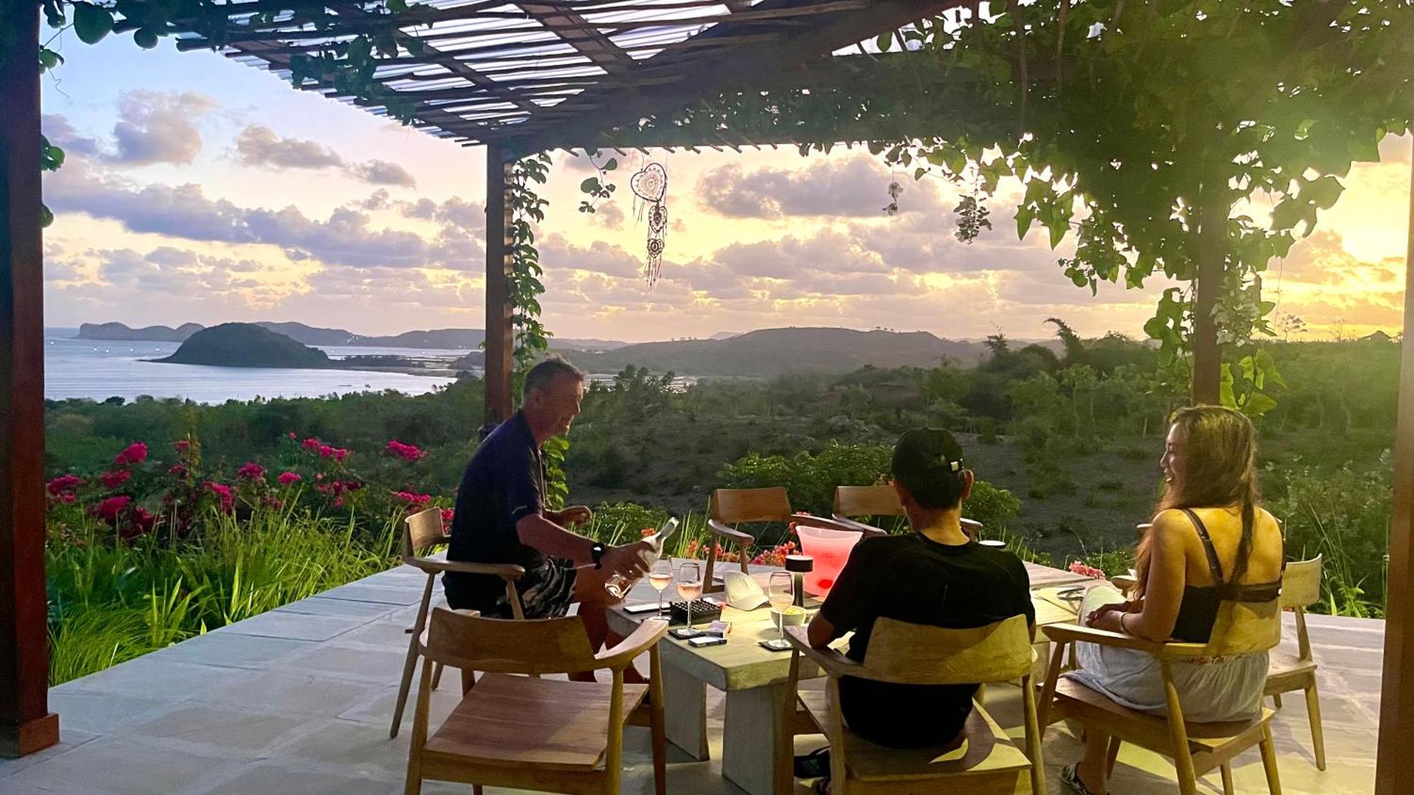 Отель Lobster Bay Lombok Awang Экстерьер фото