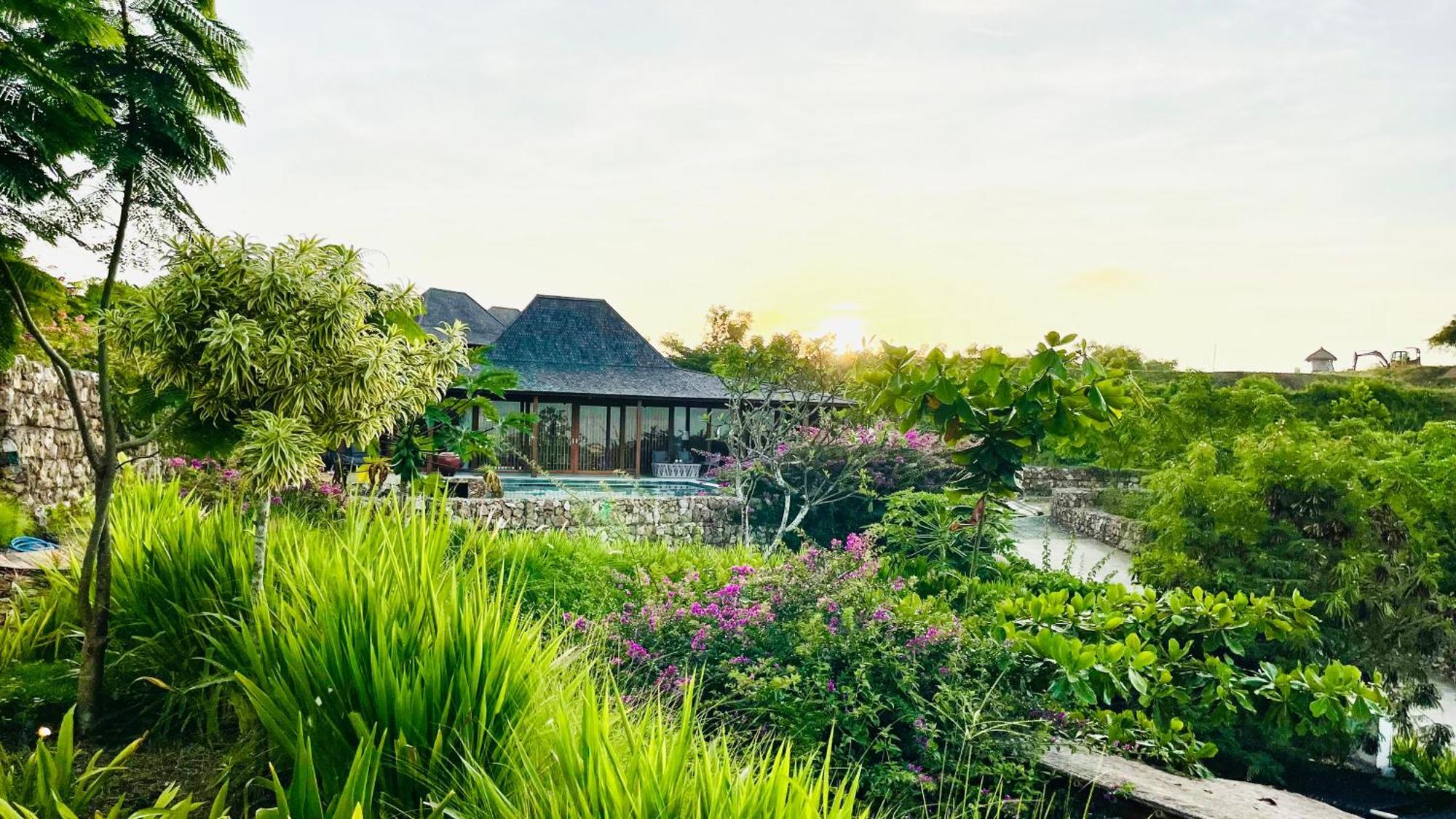 Отель Lobster Bay Lombok Awang Экстерьер фото