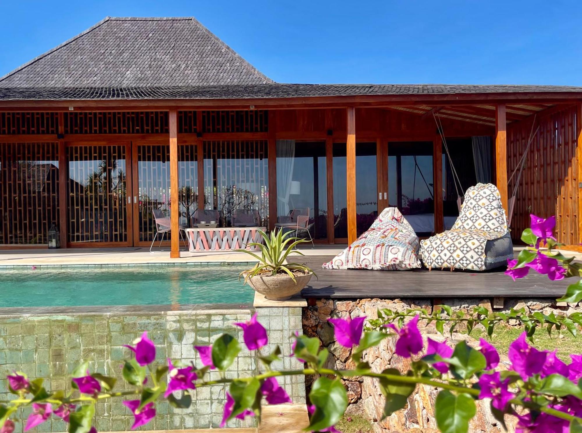 Отель Lobster Bay Lombok Awang Экстерьер фото