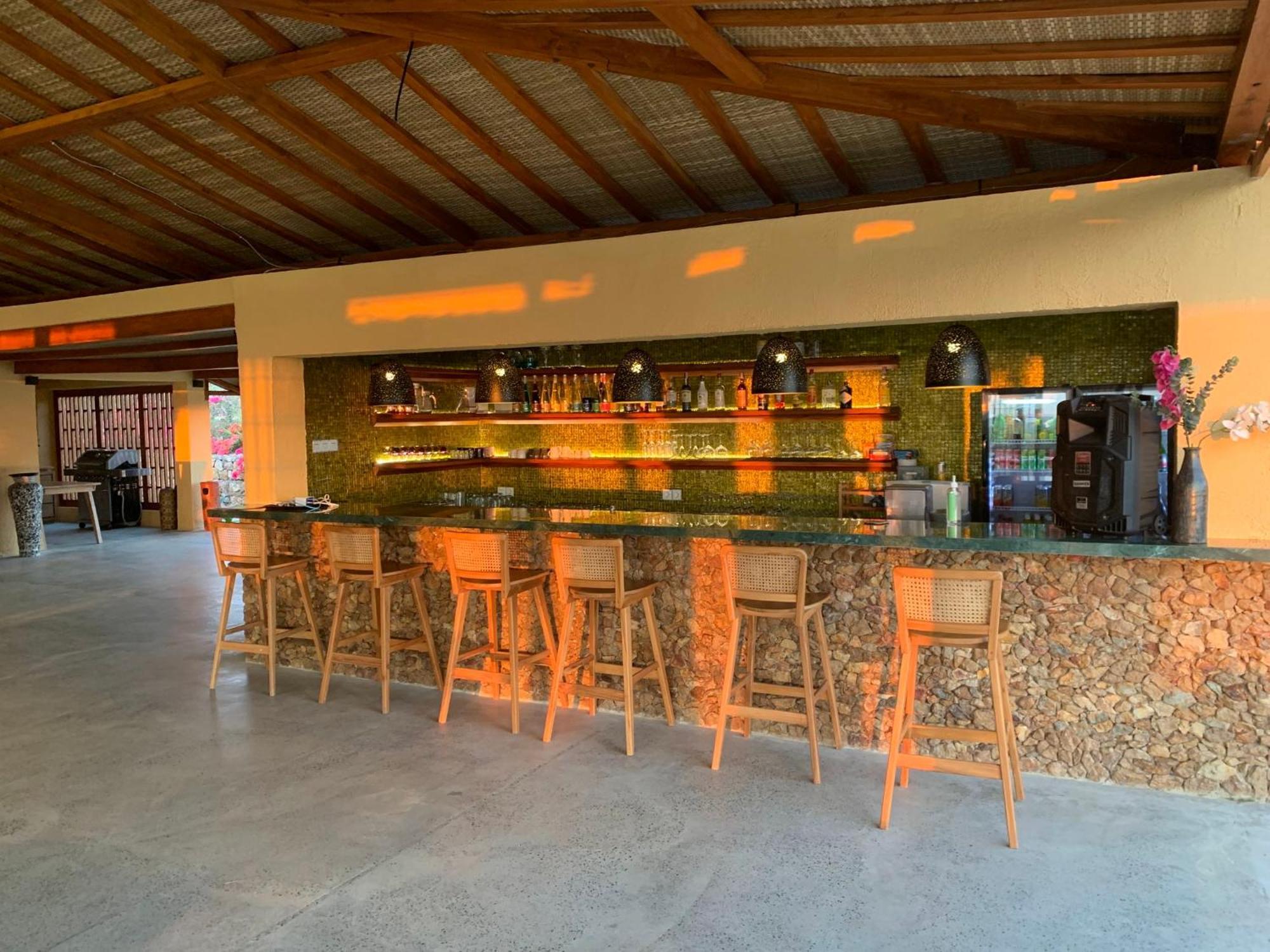 Отель Lobster Bay Lombok Awang Экстерьер фото